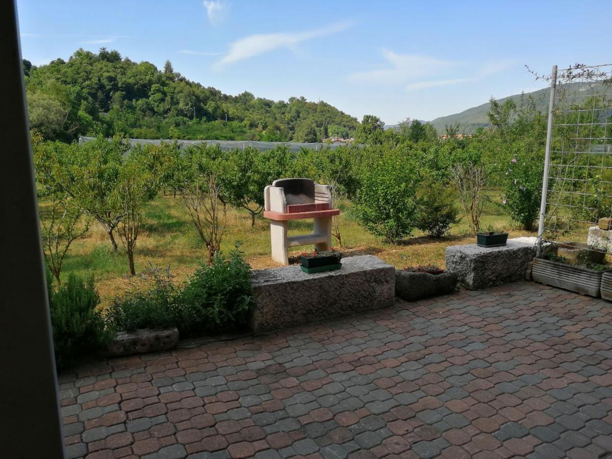Cascina Legnago Trilocale A 6 Chilometri Da Salo' Appartement Villanuova sul clisi Buitenkant foto