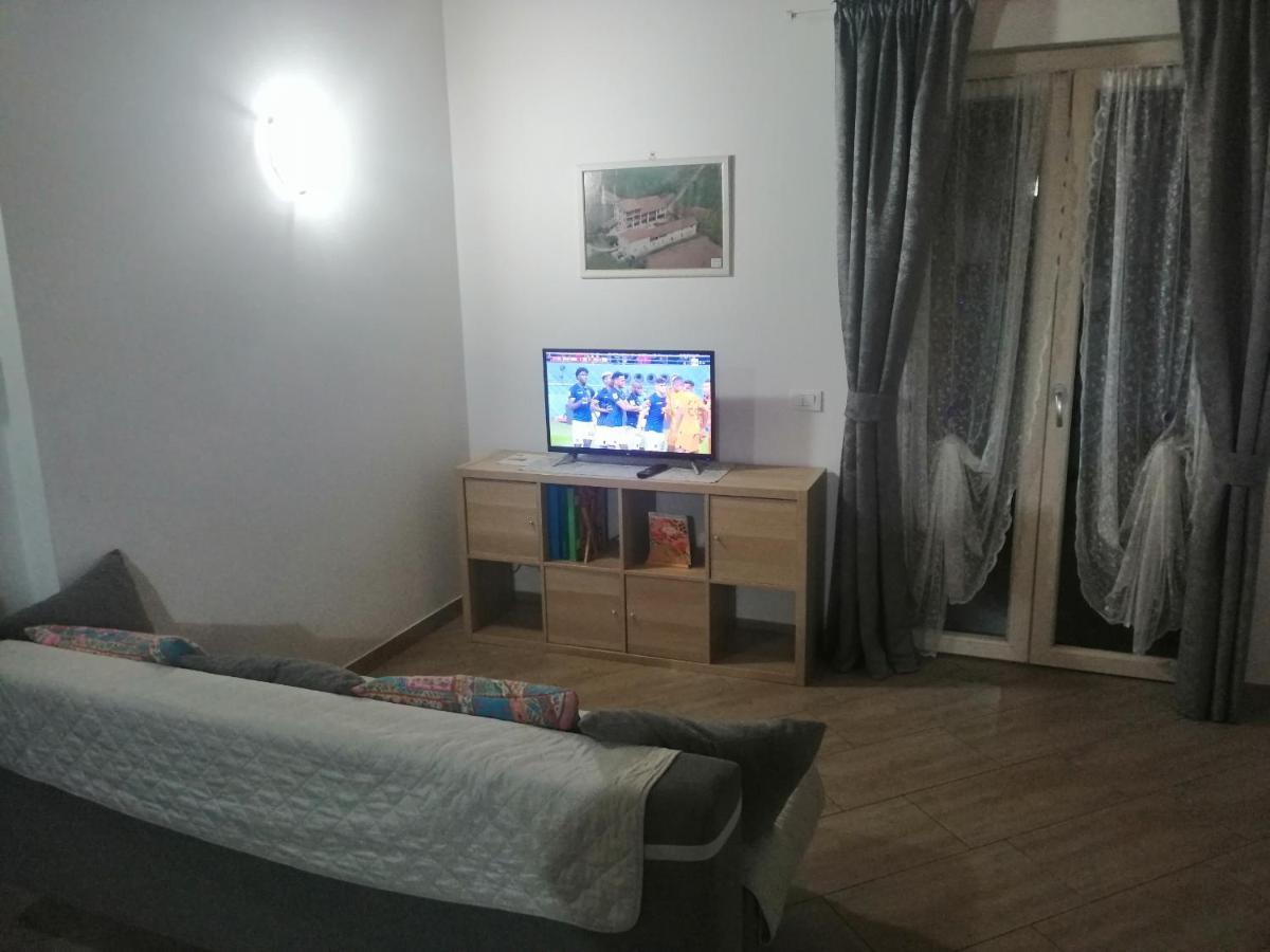 Cascina Legnago Trilocale A 6 Chilometri Da Salo' Appartement Villanuova sul clisi Buitenkant foto