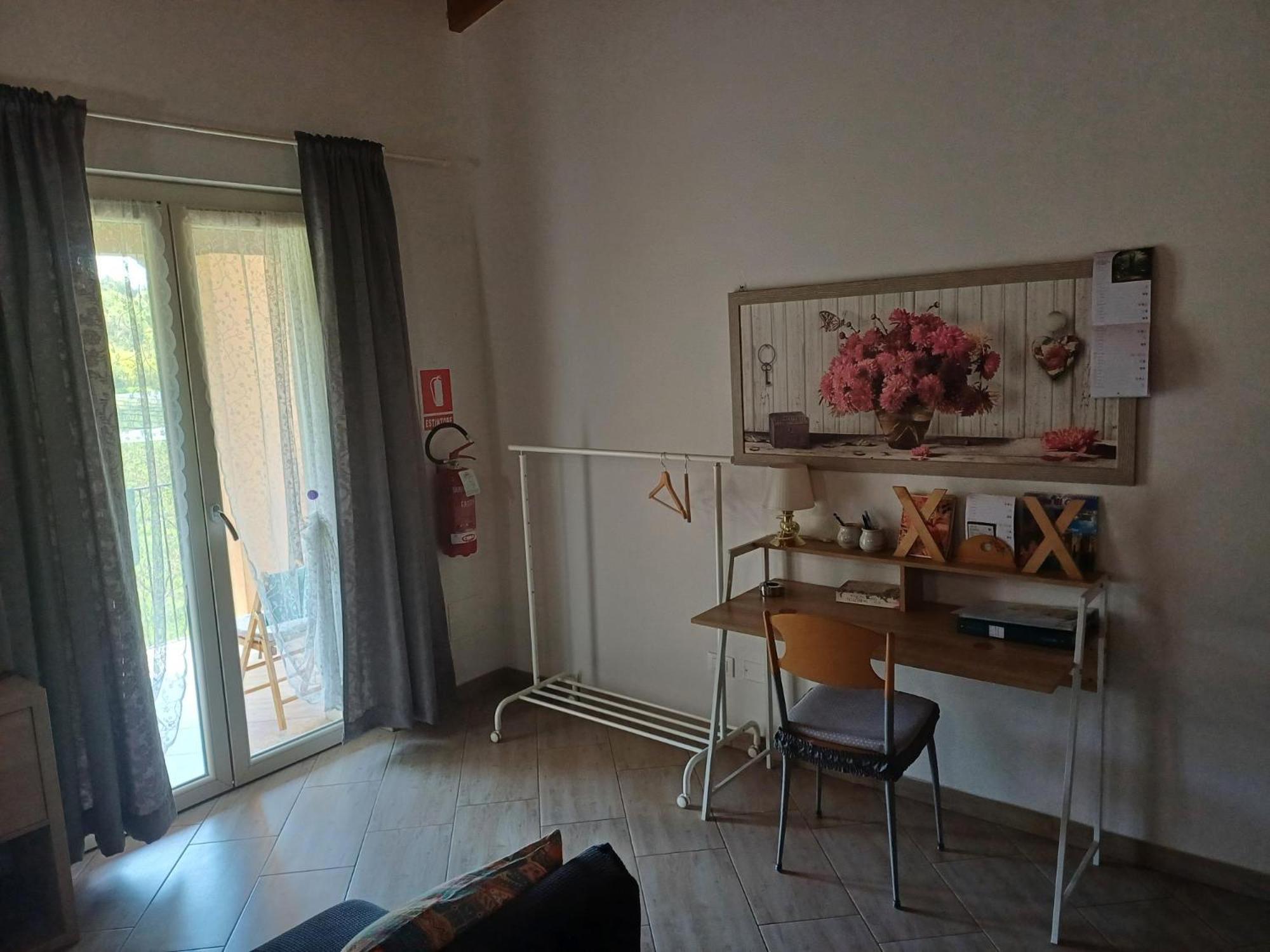 Cascina Legnago Trilocale A 6 Chilometri Da Salo' Appartement Villanuova sul clisi Buitenkant foto